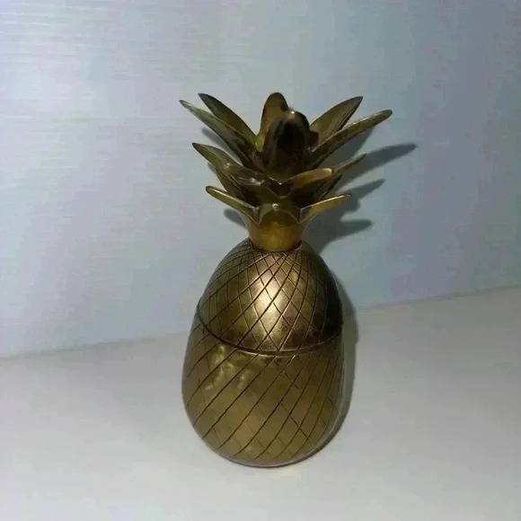 Vintage Heavy Brass Pineapple w/ Lid 6.75” Tall Trinket Box Container - Picture 5 of 7